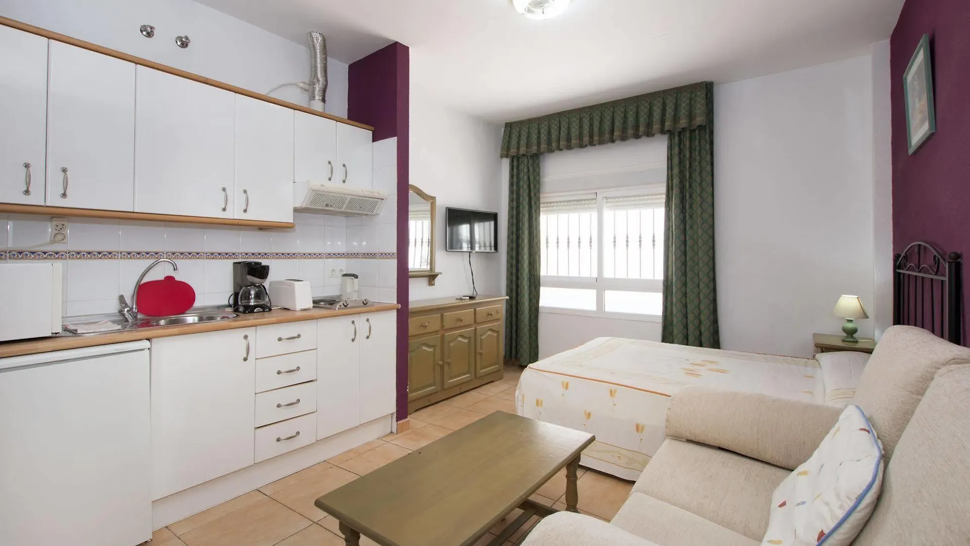 Apartamentos La Fonda بينالماذينا إسبانيا