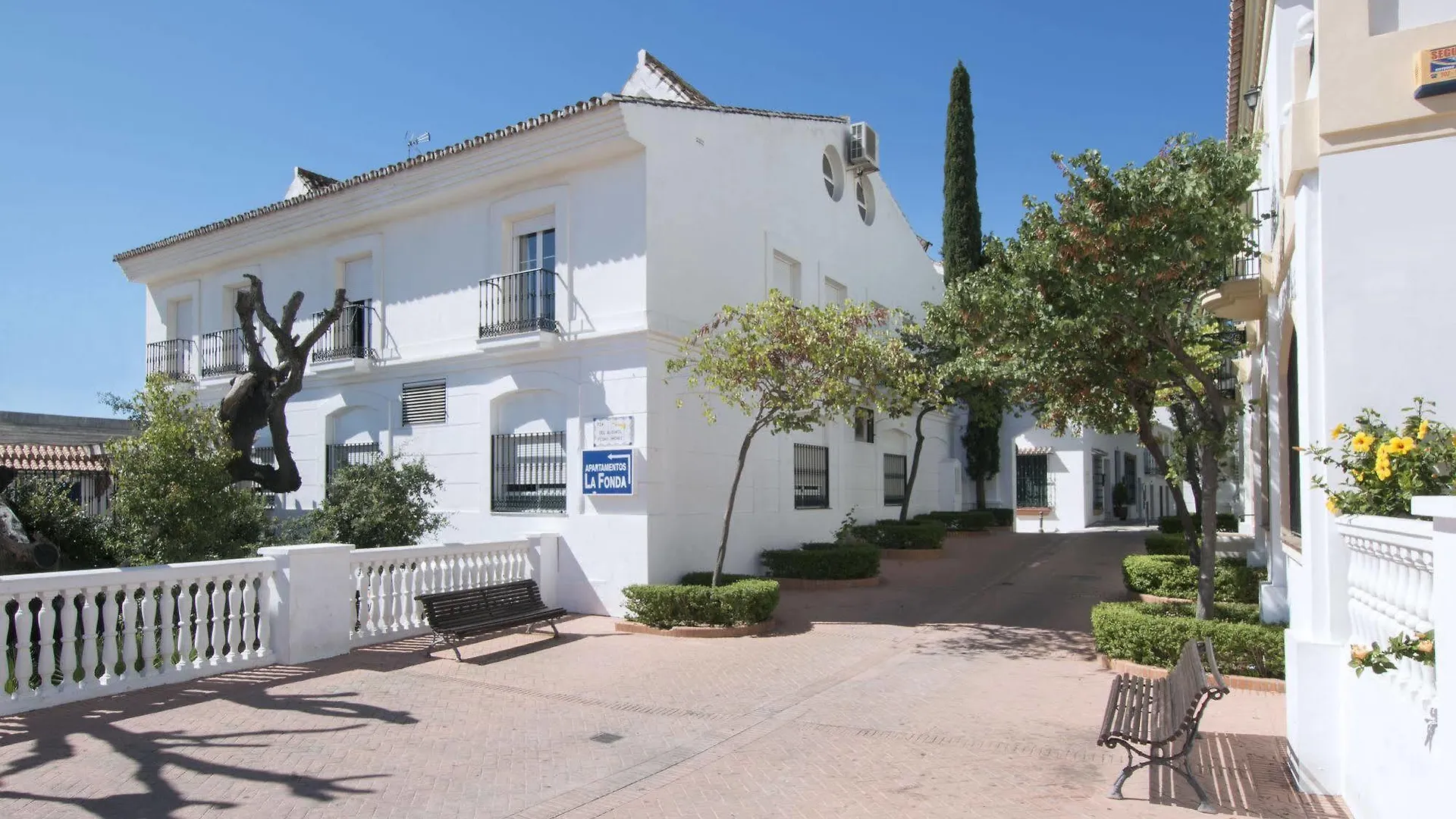 شقة Apartamentos La Fonda بينالماذينا